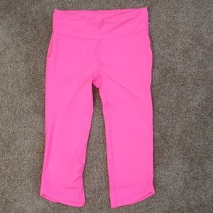 Under Armour She's A Fighter Pink Capris Size SM